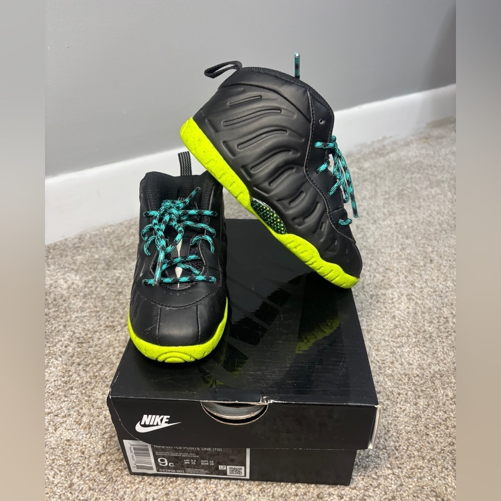 Nike Little Posite One Toddler Shoes, Black/Volt/Clear Jade Size 9C